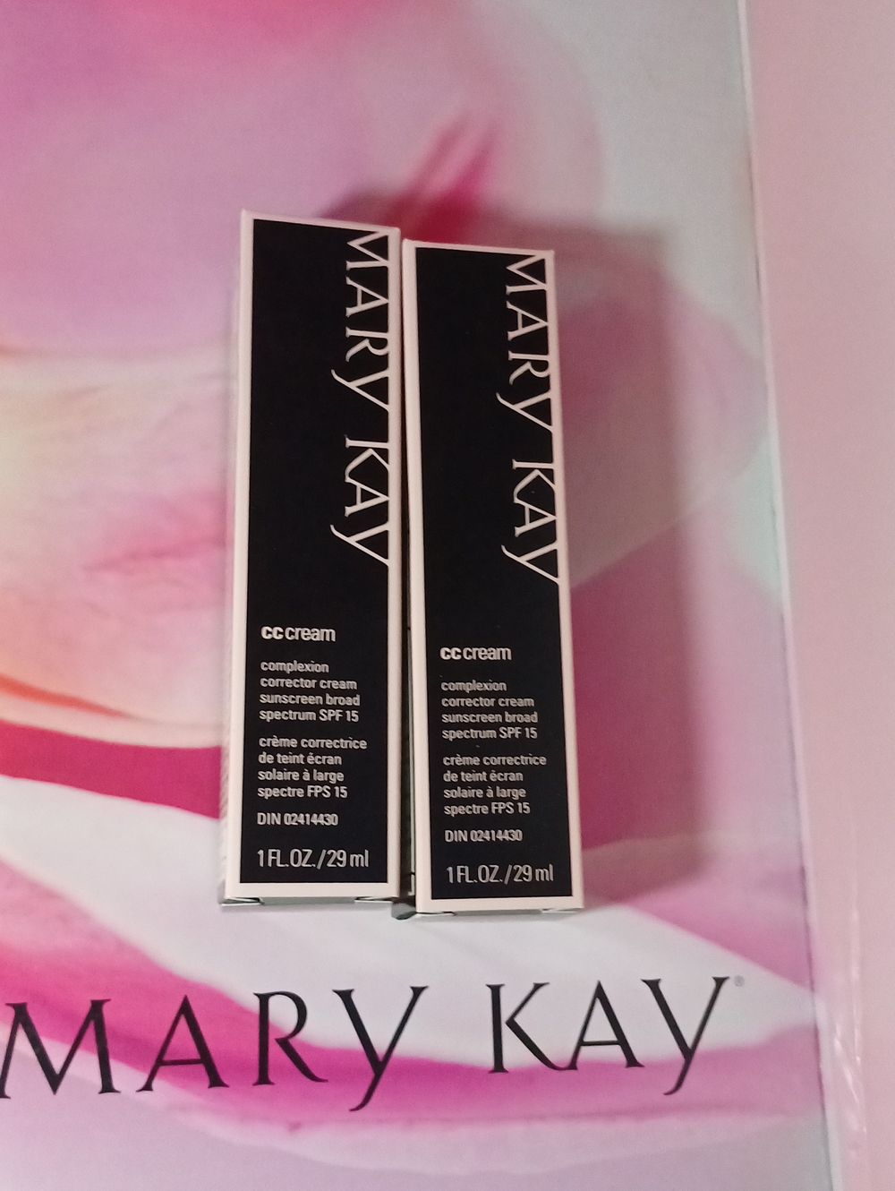 Mary Kay CC Cream- Very Light and Deep